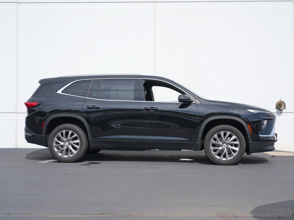 Certified 2026 Buick Enclave Preferred AWD/4WD image 2