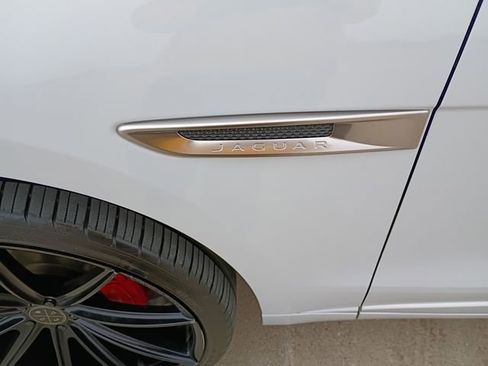 Used 2020 Jaguar E-PACE SE image 8