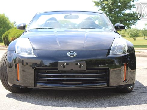 Used 2006 Nissan 350Z Touring RWD image 38