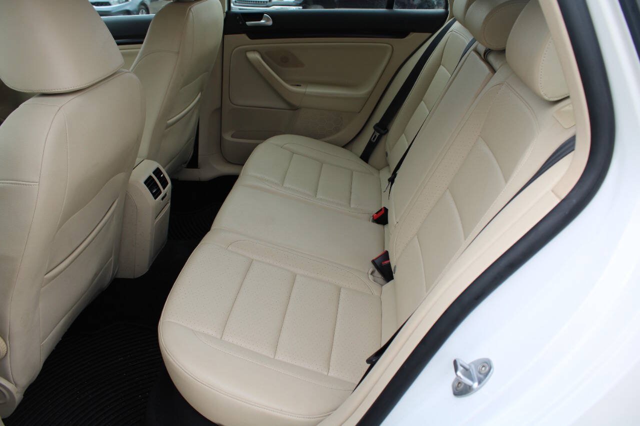 Used 2014 Volkswagen Jetta TDI FWD image 10
