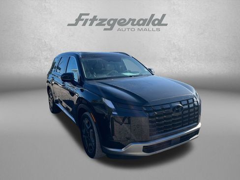 Used 2024 Hyundai Palisade Limited FWD image 2