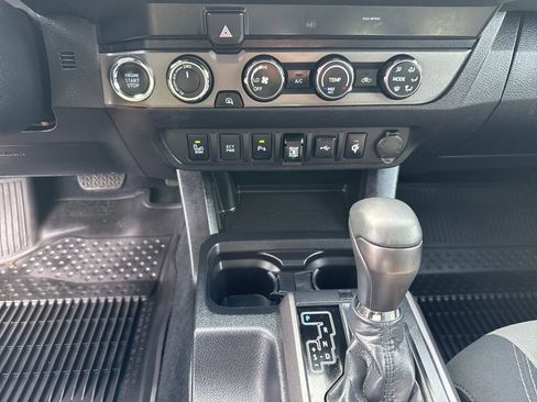 Used 2020 Toyota Tacoma TRD Sport w/ Technology Package image 21