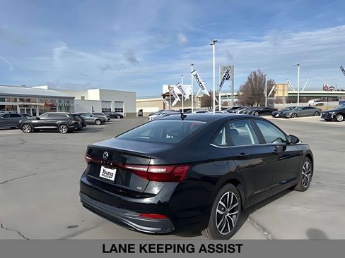 New 2026 Volkswagen Jetta SE image 3