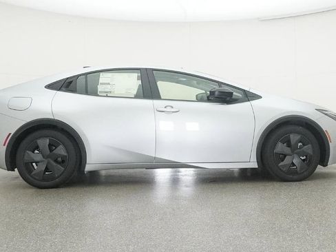 New 2026 Toyota Prius SE image 27