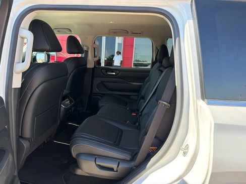 Used 2026 Nissan Armada SV AWD/4WD image 14