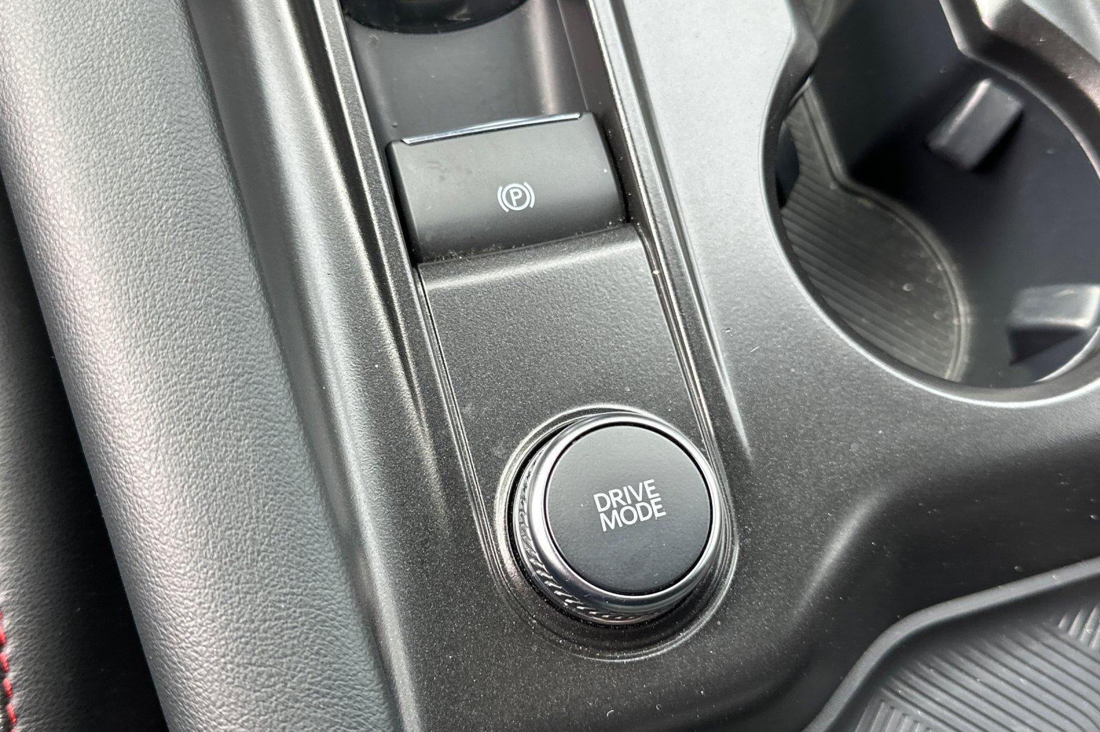 Used 2025 Ford Explorer ST AWD/4WD image 29