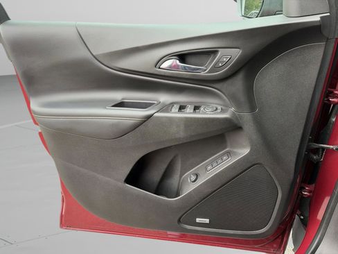 Used 2018 Chevrolet Equinox Premier image 16