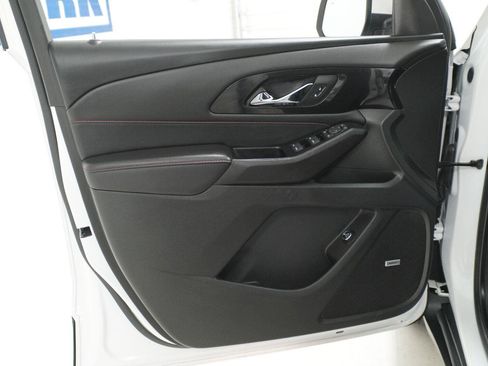 Used 2023 Chevrolet Traverse RS FWD image 26