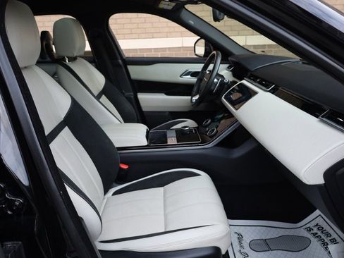 Used 2019 Land Rover Range Rover Velar R-Dynamic SE image 28