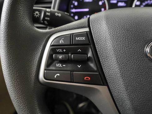 Used 2017 Hyundai Elantra SE image 27