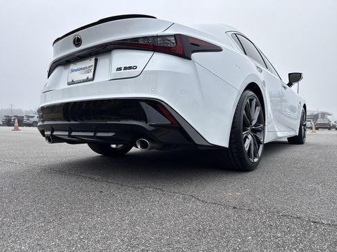 Used 2022 Lexus IS 350 F Sport image 9