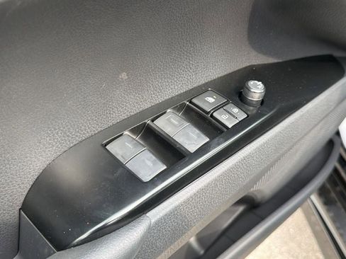New 2026 Toyota Camry Hybrid FWD image 15