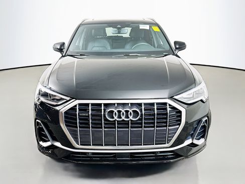 Used 2025 Audi Q3 2.0T Premium w/ Convenience Package AWD/4WD image 2