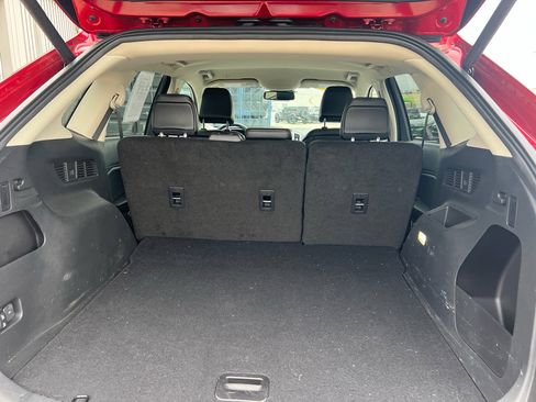 Used 2024 Ford Edge SEL w/ Convenience Package image 9