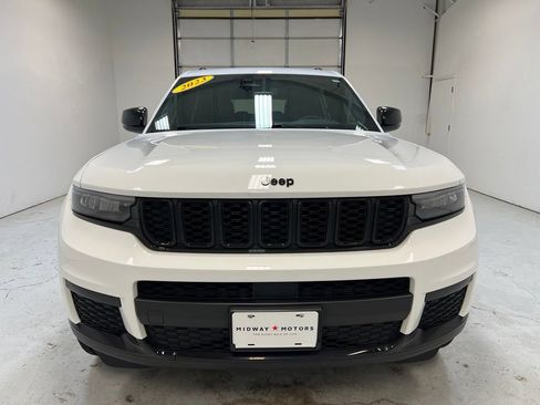 Used 2023 Jeep Grand Cherokee L Laredo AWD/4WD image 13