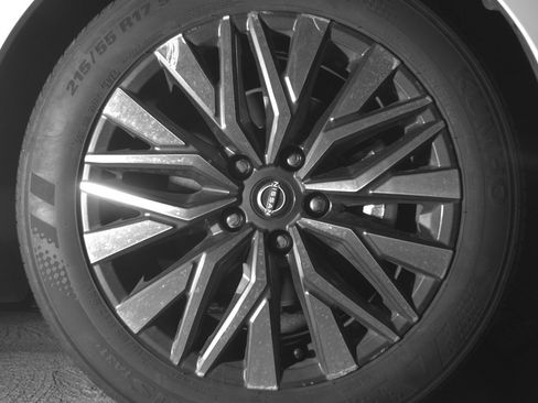 Used 2025 Nissan Altima 2.5 SV image 13