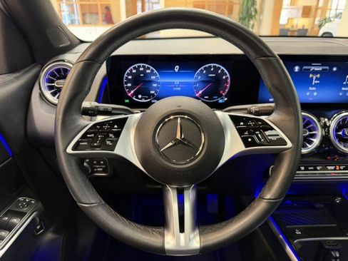 Certified 2025 Mercedes-Benz GLB 250 image 8