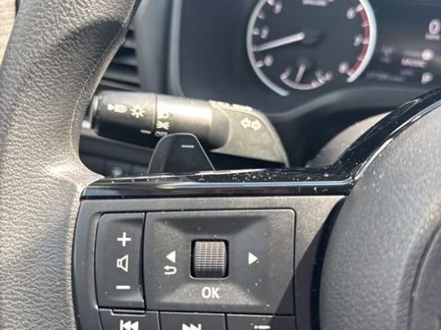 Certified 2022 Nissan Rogue SV image 30