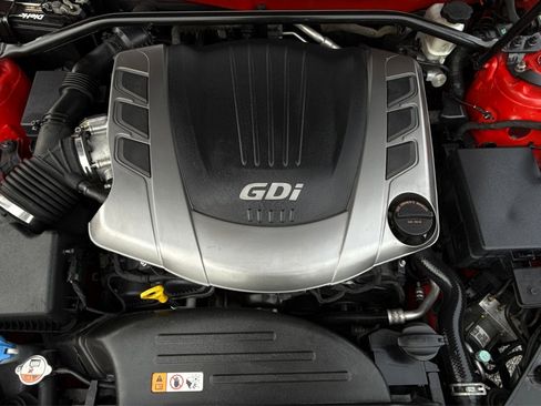 Used 2016 Hyundai Genesis Coupe 3.8 RWD image 9