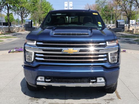 Used 2023 Chevrolet Silverado 2500 High Country w/ Z71 Off-Road Package AWD/4WD image 3
