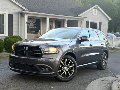 Used 2018 Dodge Durango GT RWD image 2