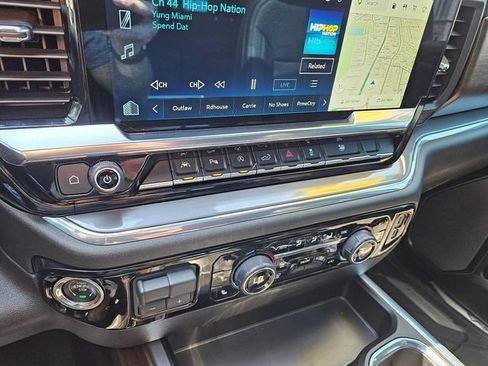 Used 2024 Chevrolet Silverado 1500 High Country w/ High Country Premium Package AWD/4WD image 35