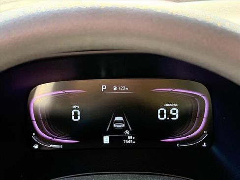 Used 2025 Kia Soul LX w/ LX Technology Package FWD image 25