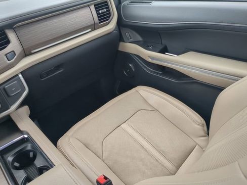 Used 2024 Ford Expedition Max Limited RWD image 19