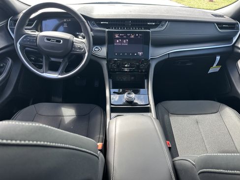 New 2026 Jeep Grand Cherokee Laredo X image 19