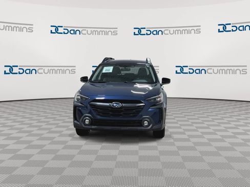 Used 2023 Subaru Outback Premium AWD/4WD image 4