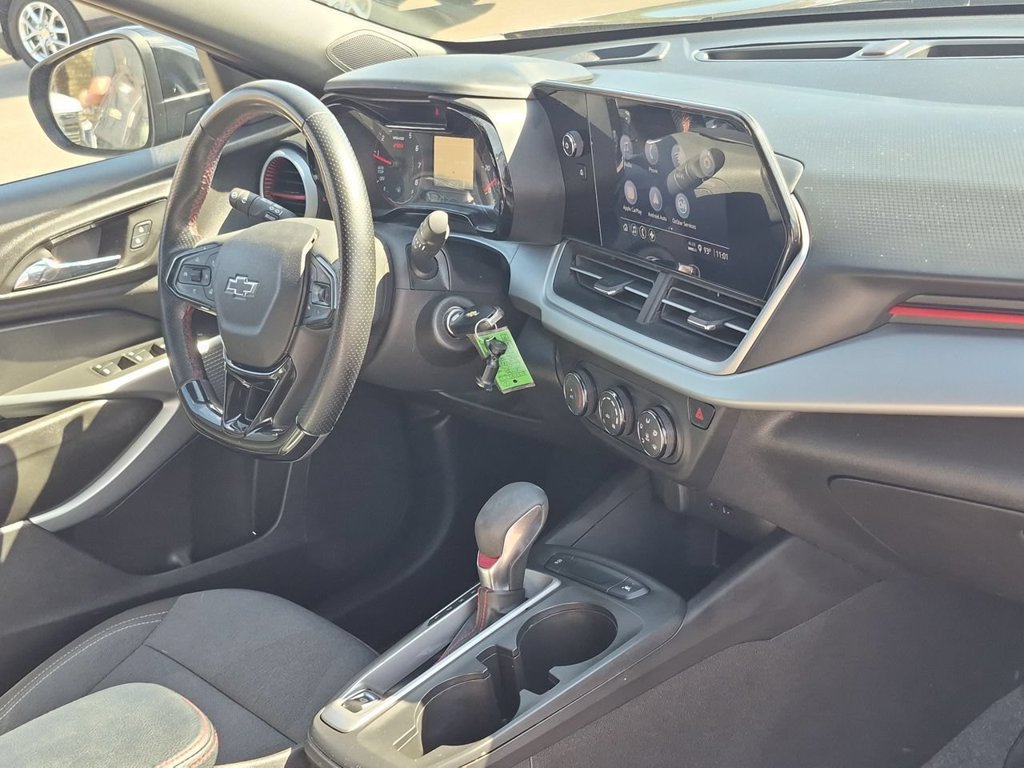 Used 2024 Chevrolet Trax RS FWD image 29