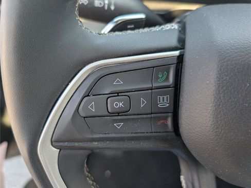 Used 2023 Jeep Grand Cherokee Altitude image 23