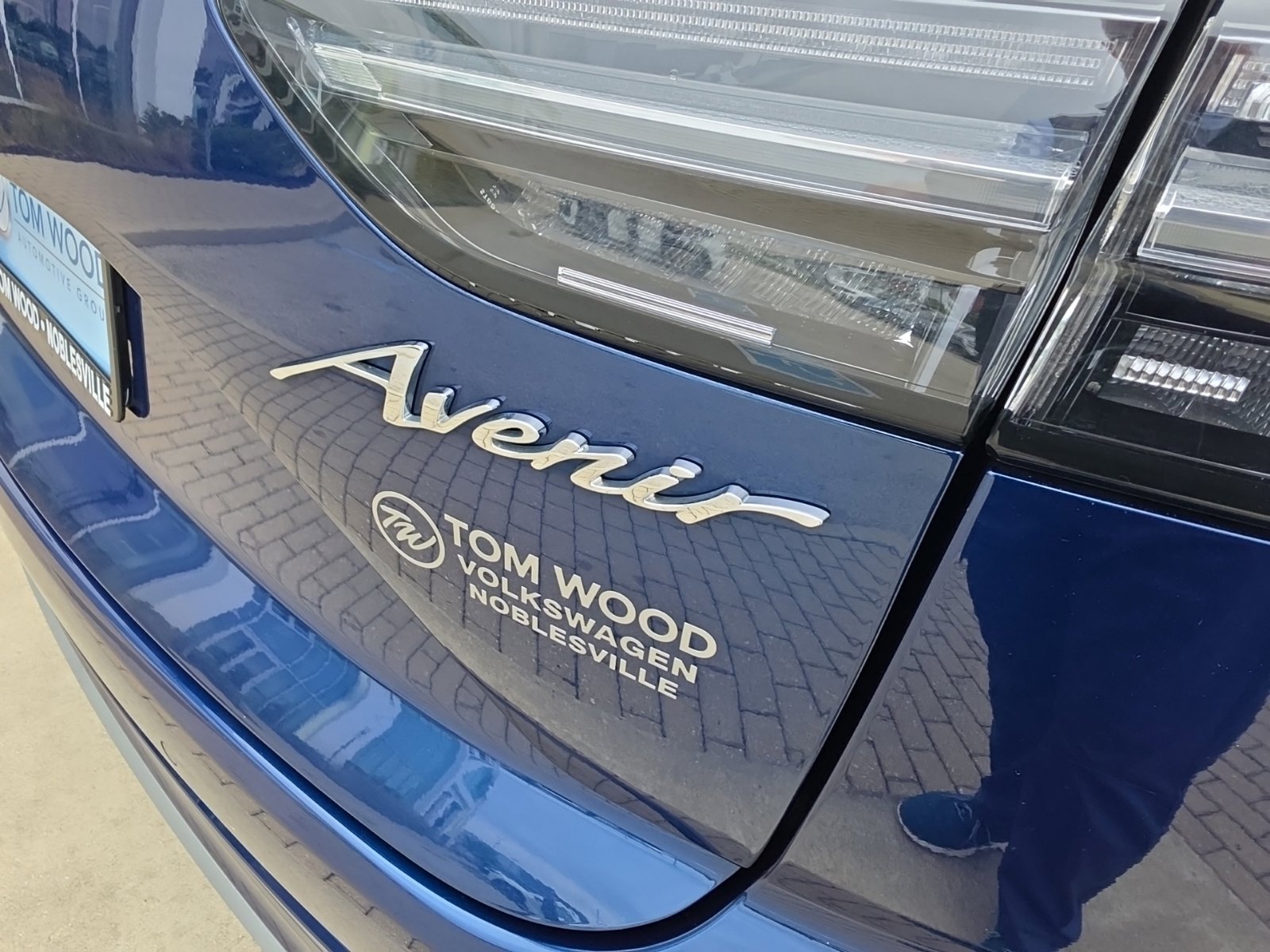 Used 2023 Buick Envision Avenir AWD/4WD image 9