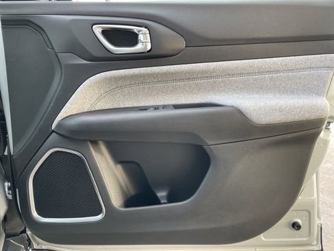 New 2026 Jeep Compass Latitude image 25