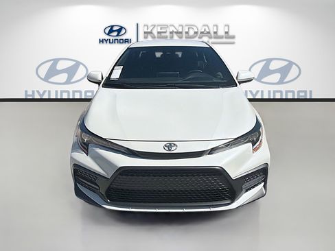 Used 2020 Toyota Corolla SE image 2