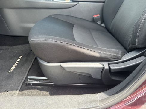 Used 2022 Nissan Sentra SV FWD image 19