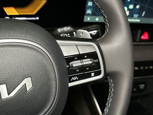 New 2026 Kia Carnival EX image 24