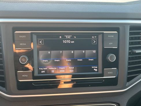 Used 2023 Volkswagen Atlas Cross Sport SE FWD image 34