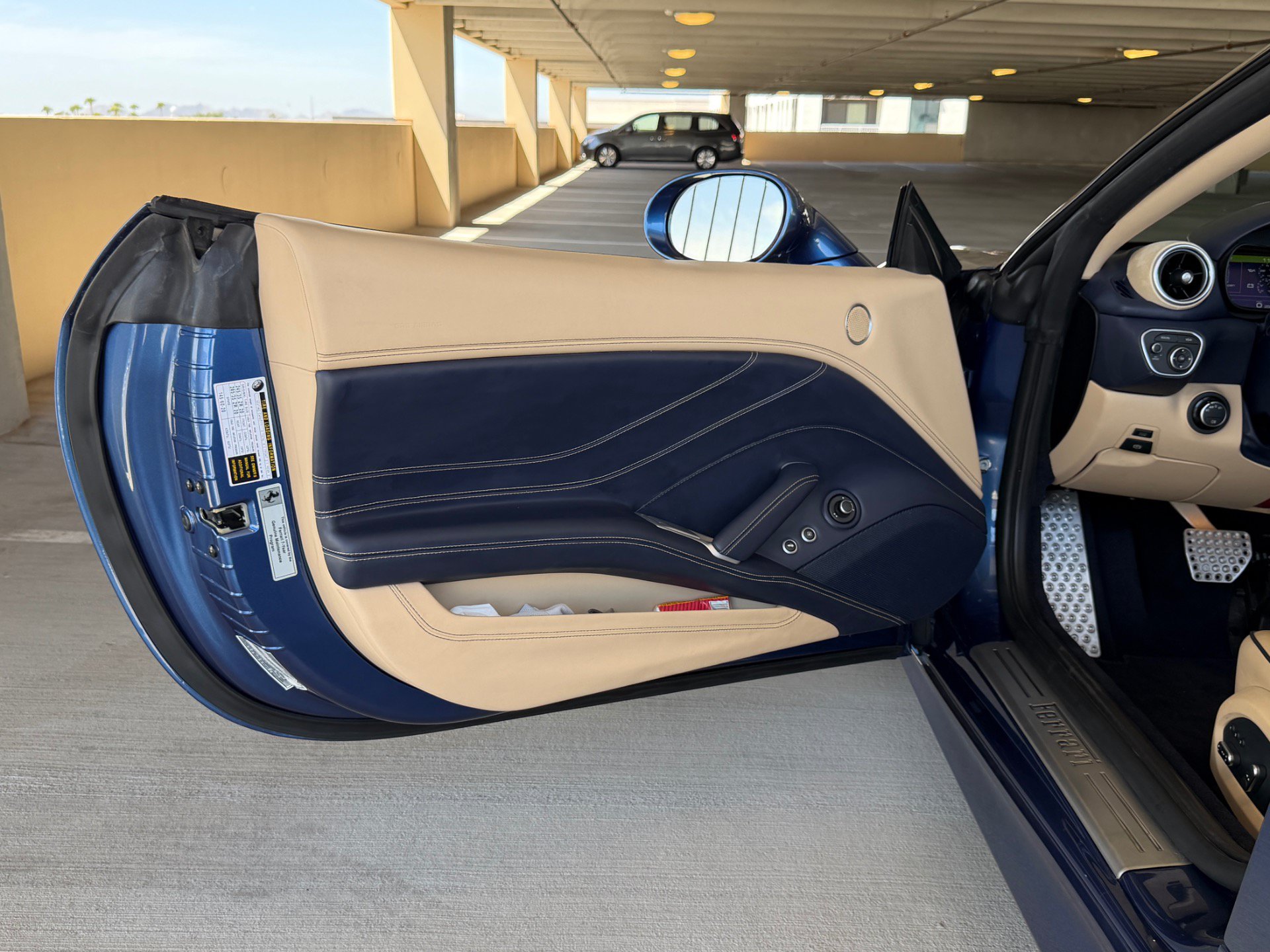 Used 2015 Ferrari California T RWD image 26