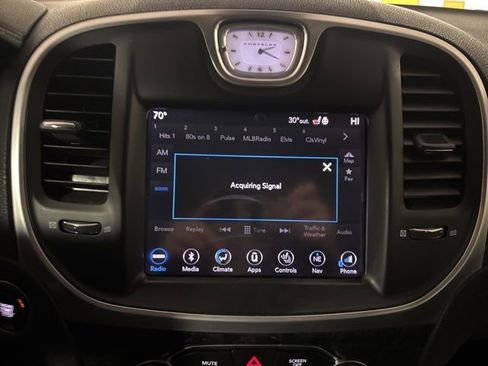 Used 2018 Chrysler 300 Limited w/ Safetytec Plus Group image 36