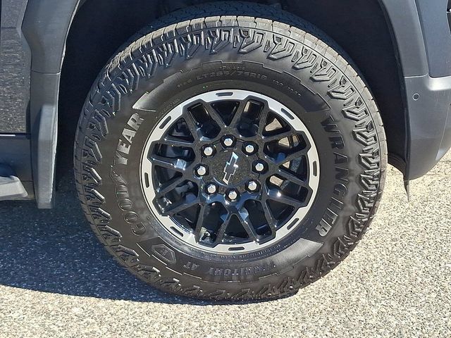 Used 2026 Chevrolet Silverado EV Trail Boss AWD/4WD image 25