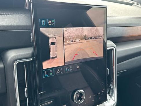 Certified 2025 GMC Yukon Denali image 36