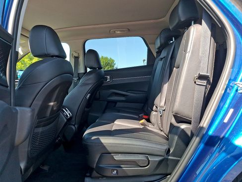 Used 2022 Kia Sorento S w/ Panoramic Sunroof Package FWD image 20