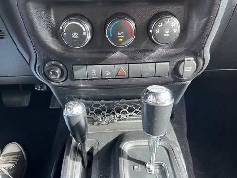 Used 2015 Jeep Wrangler Unlimited Sport w/ Quick Order Package 24S image 15