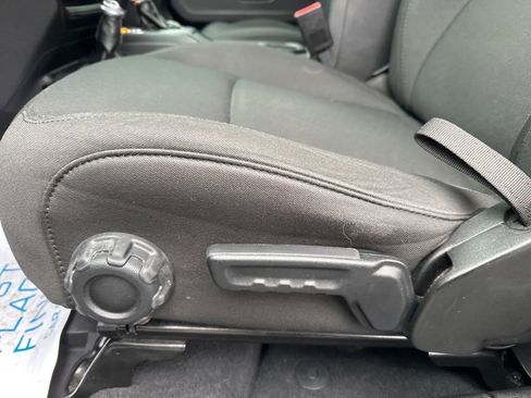 Used 2023 Jeep Gladiator Overland image 22