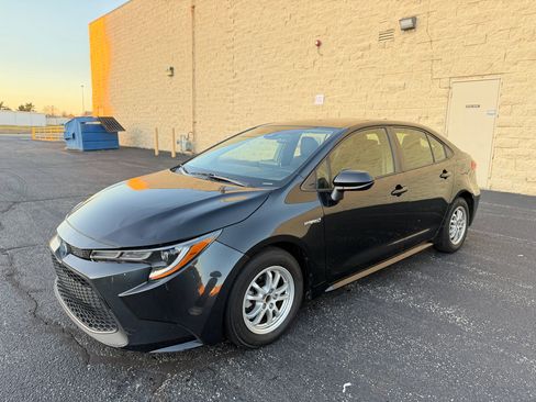 Used 2021 Toyota Corolla LE image 1