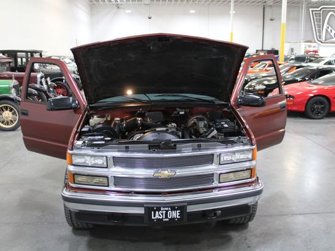 Used 1998 Chevrolet Tahoe 4WD 2-Door w/ Preferred Equipment Group 2 image 31