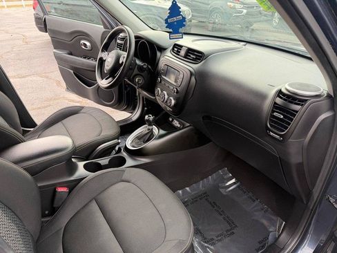 Used 2016 Kia Soul + FWD image 16