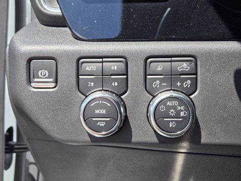 Used 2024 GMC Sierra 1500 SLT AWD/4WD image 22