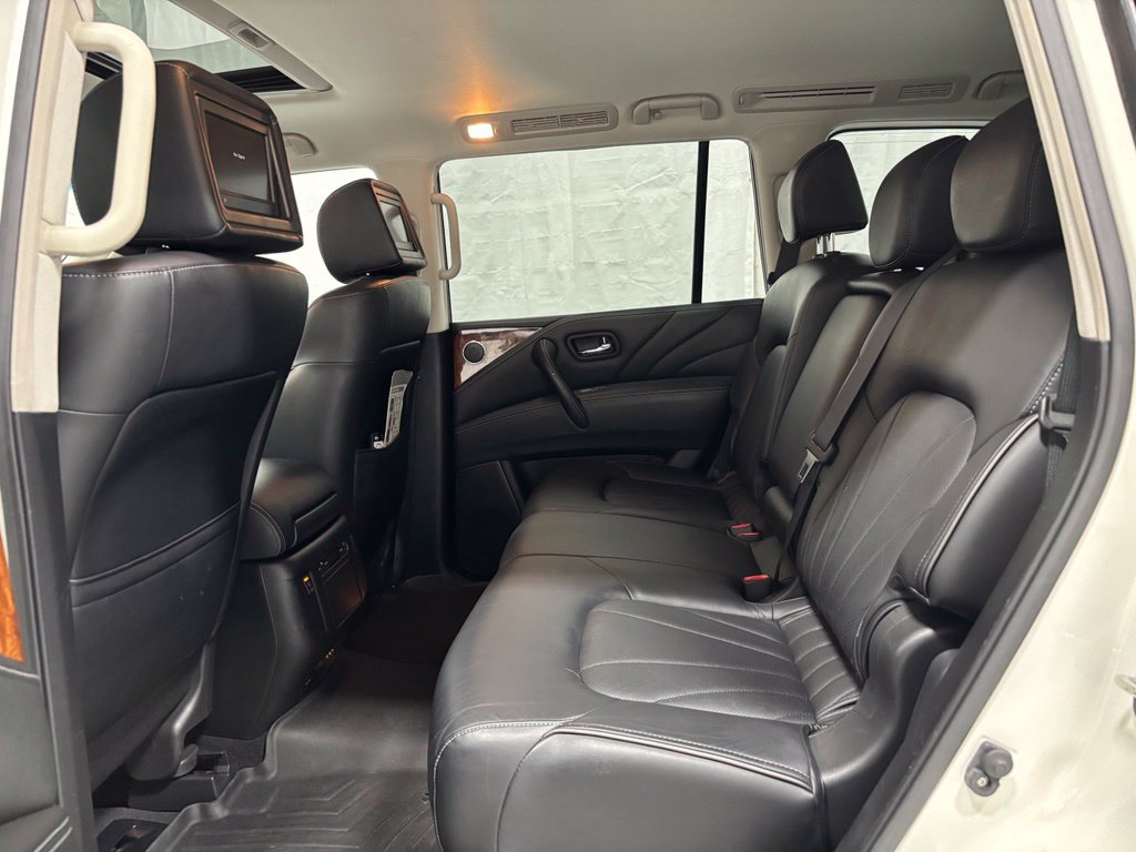Used 2015 INFINITI QX80 4WD w/ Deluxe Technology Package image 44